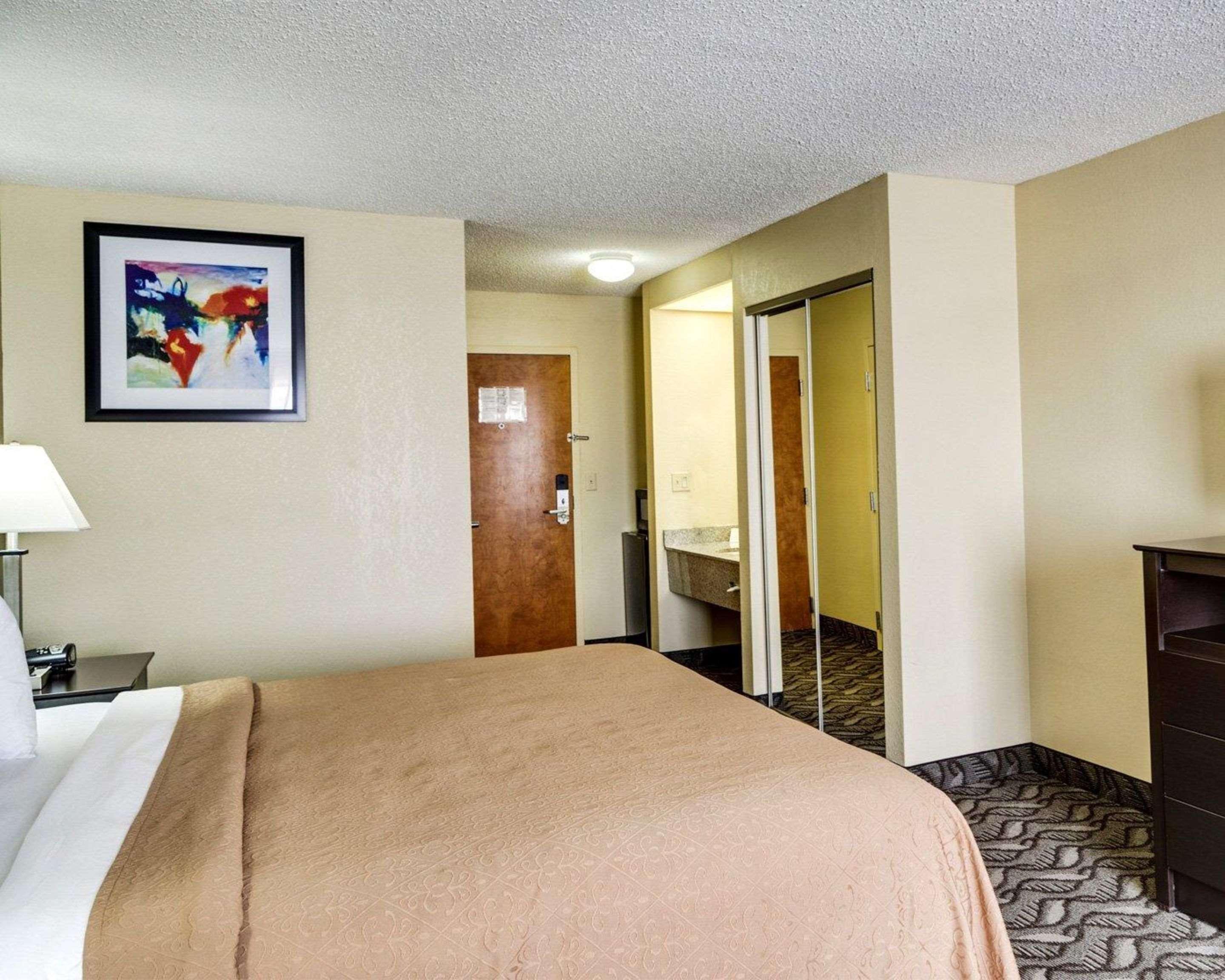 Quality Suites Baton Rouge East - Denham Springs Extérieur photo